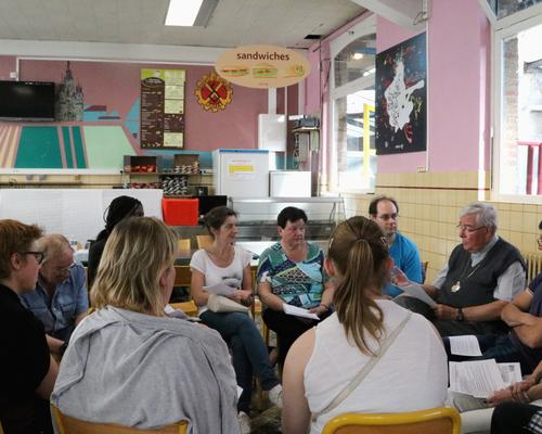 1705_Mgr Garnier rencontre les confirmands 32