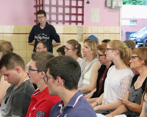 1705_Mgr Garnier rencontre les confirmands 38