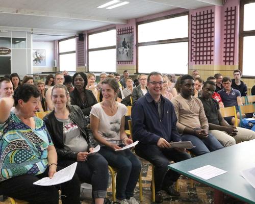 1705_Mgr Garnier rencontre les confirmands 41