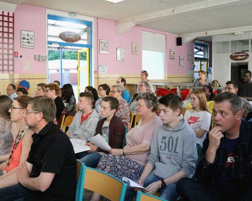1705_Mgr Garnier rencontre les confirmands 43