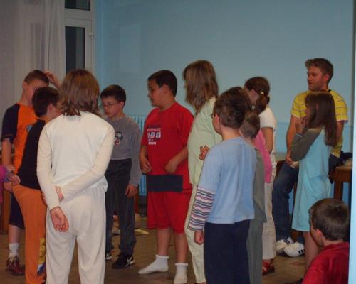 Veillée jeux et prière au "foyer L et Z Martin