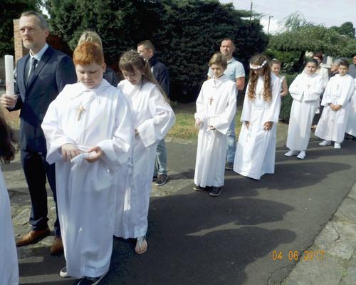 04 Juin 2017 Profession de Foi (12)