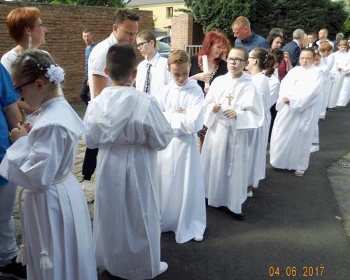04 Juin 2017 Profession de Foi (54)