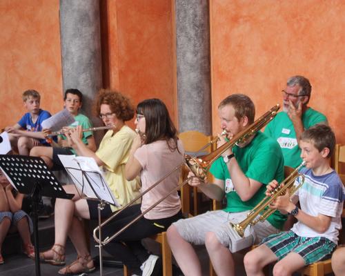 Retour à la chapelle en musique pour la suite de lamesse