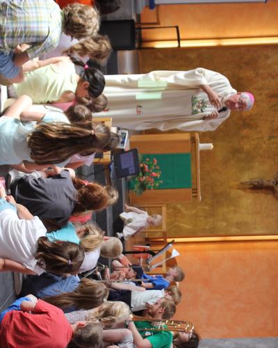 la trinité  c'est parce que ...
quand on aime, on ne peut pas rester tout seul