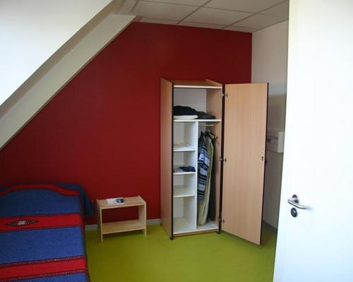 avec-armoire-468180_2