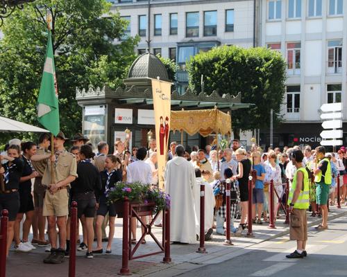 1706_Procession 41