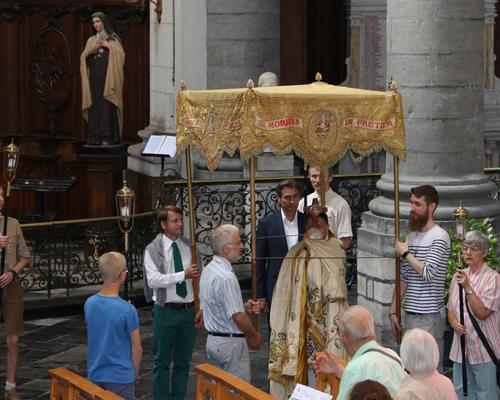 1706_Célébration de l'Eucharistie 5