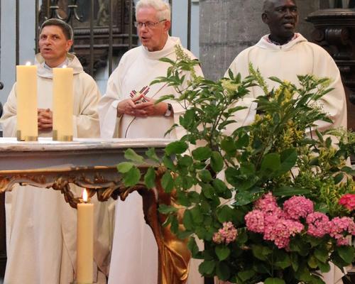 1706_Célébration de l'Eucharistie 24