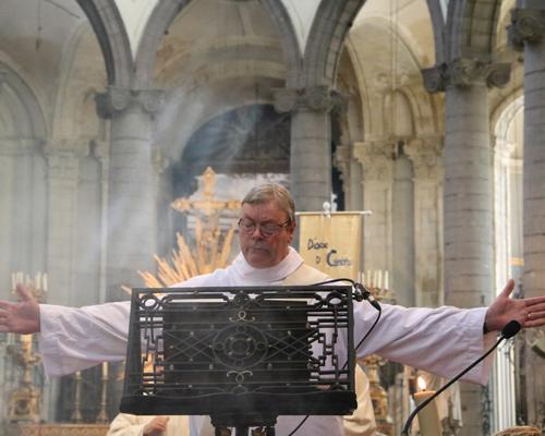 1706_Célébration de l'Eucharistie 36