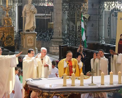 1706_Célébration de l'Eucharistie 66