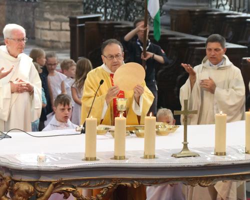 1706_Célébration de l'Eucharistie 67