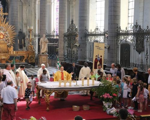 1706_Célébration de l'Eucharistie 73