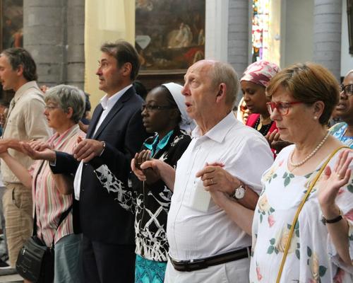 1706_Célébration de l'Eucharistie 74