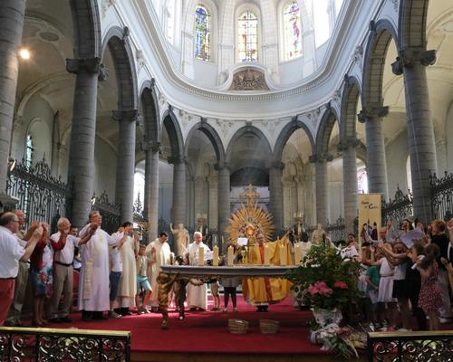 1706_Célébration de l'Eucharistie 75