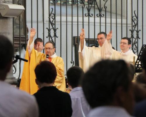 1706_Célébration de l'Eucharistie 81