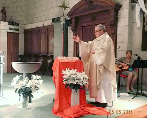 2015-06-05-remise croix et cierges