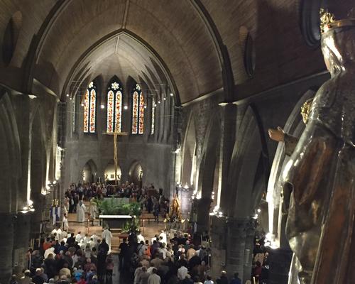 Marie protège son église