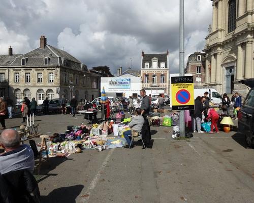 brocante 2017 sur le parvis ( (13)