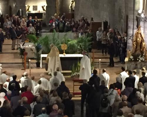 Retour à l'église St Géry, le dimanche soir