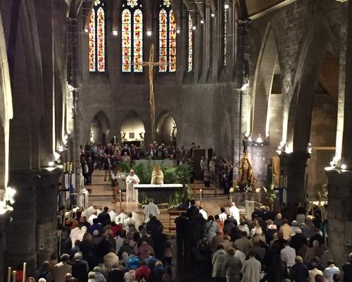 Retour à l'église St Géry, le dimanche soir Adorat