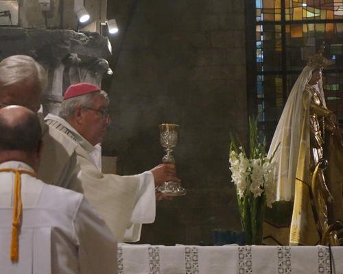 Mgr Garnier célèbre la messe