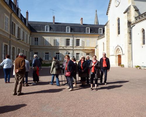 Espace Ste B. de Nevers/ entrée face à la grotte d