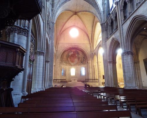 Cathédrale st Cyr et sainte Julitte à Nevers/ part