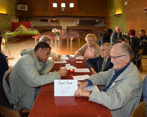 Temps de partage d'Evangile, en petits groupes