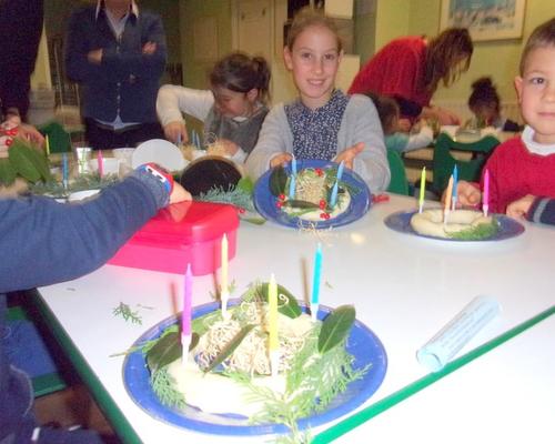 5 Enfants avec couronnes