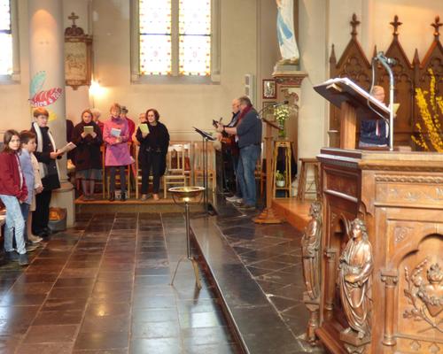 1eres communions Neuville 2018 (9)