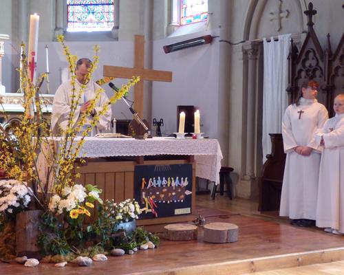 1eres communions Neuville 2018 (15)