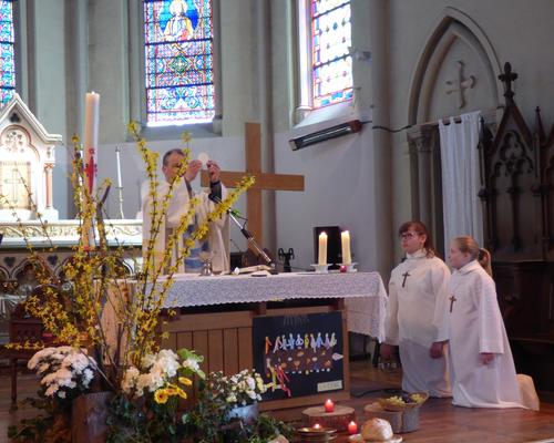 1eres communions Neuville 2018 (34)