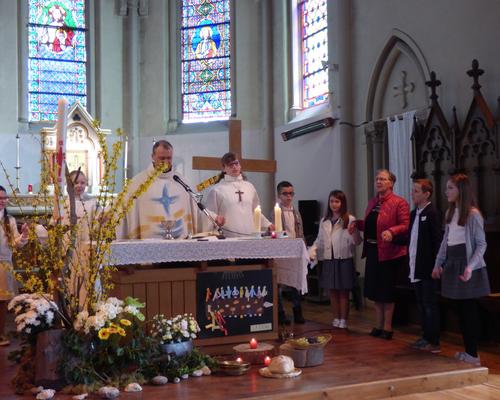 1eres communions Neuville 2018 (36)