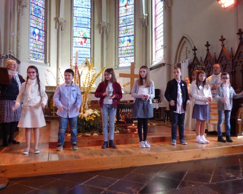 1eres communions Neuville 2018 (44)