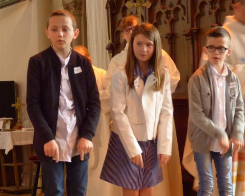 1eres communions Neuville 2018 (48)