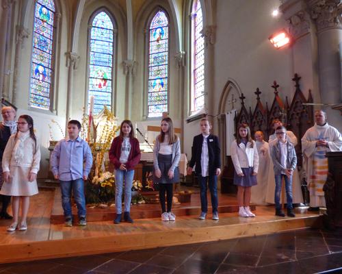 1eres communions Neuville 2018 (53)