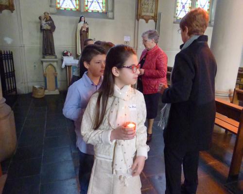 1eres communions Neuville 2018 (25)