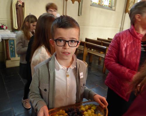 1eres communions Neuville 2018 (29)
