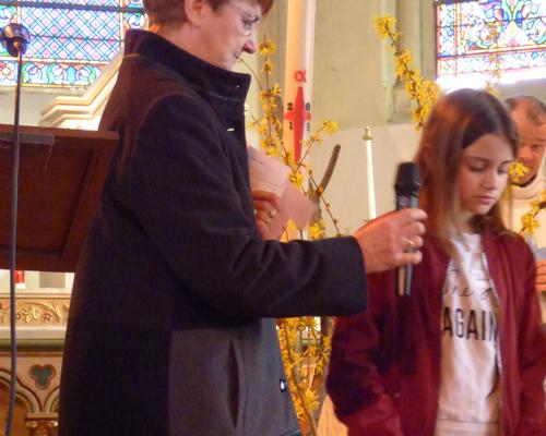 1eres communions Neuville 2018 (40)