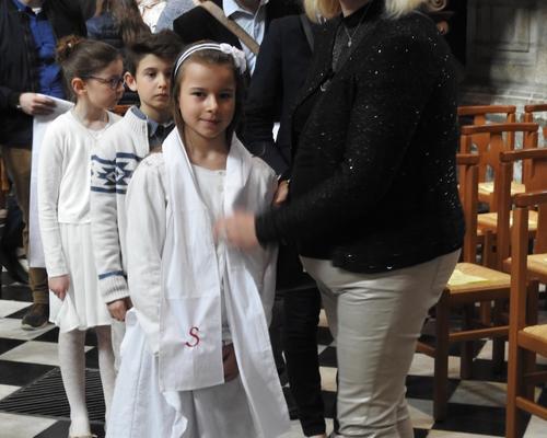 1eres communions 2018 cathedrale (50)