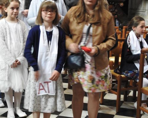 1eres communions 2018 cathedrale (64)