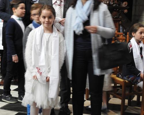 1eres communions 2018 cathedrale (65)