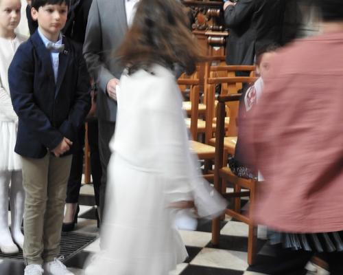 1eres communions 2018 cathedrale (69)