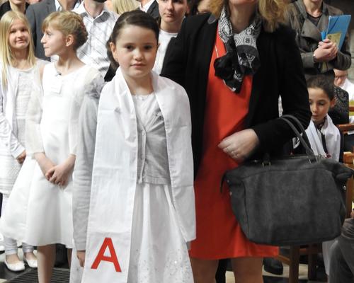 1eres communions 2018 cathedrale (77)