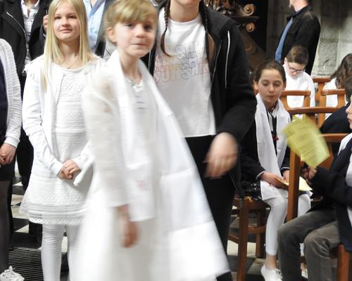 1eres communions 2018 cathedrale (79)