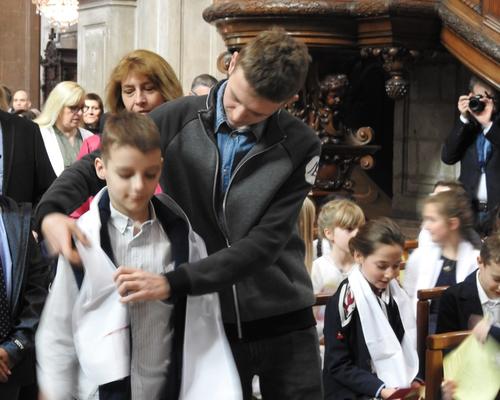 1eres communions 2018 cathedrale (88)