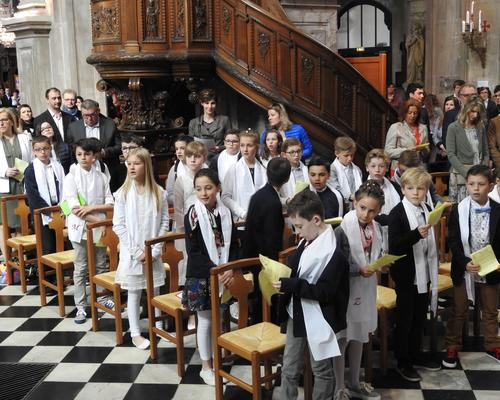 1eres communions 2018 cathedrale (93)
