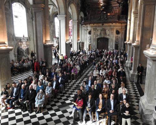 1eres communions 2018 cathedrale (100)