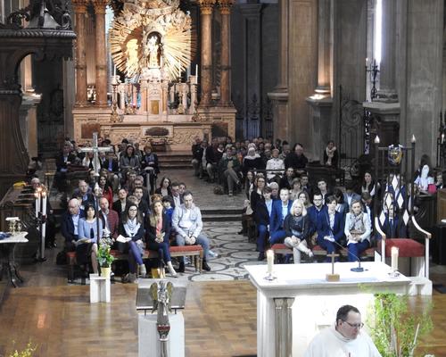 1eres communions 2018 cathedrale (101)